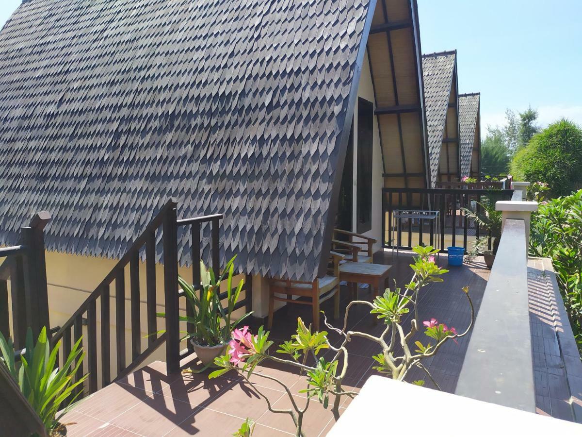 Kusuka Bungalow Gili Trawangan Exterior photo